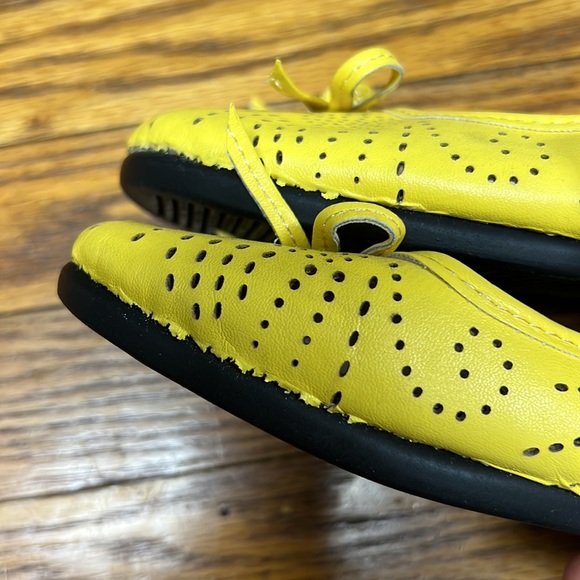 🌸3/$30🌸2/$15❤️5/$25❤️ HEAVENLY COMFORT | yellow perforated slip-ons/flats - Picture 4 of 8